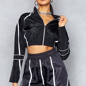 NWT BooHoo Sporty Zip Up Crop Jacket